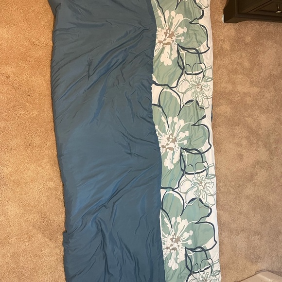 2 Sided Twin XL Comforter Set - Picture 5 of 6